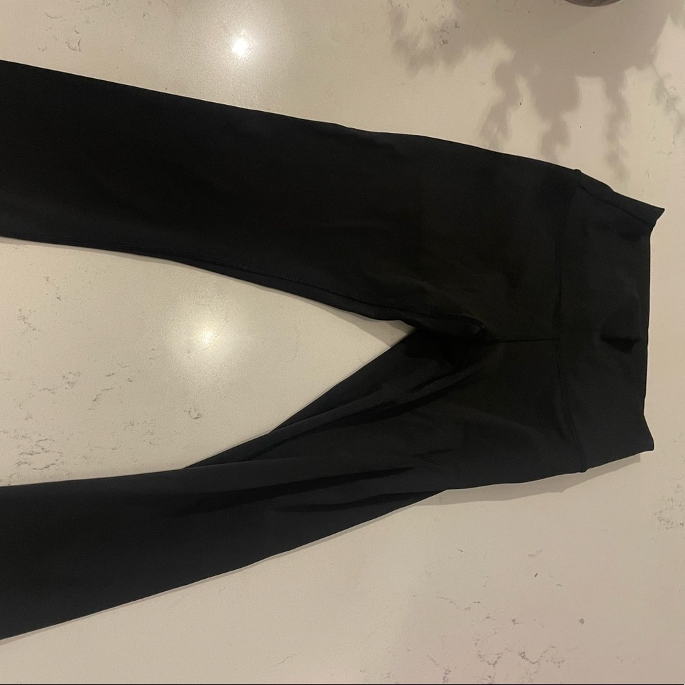 Black lululemon wunder under 23” leggings